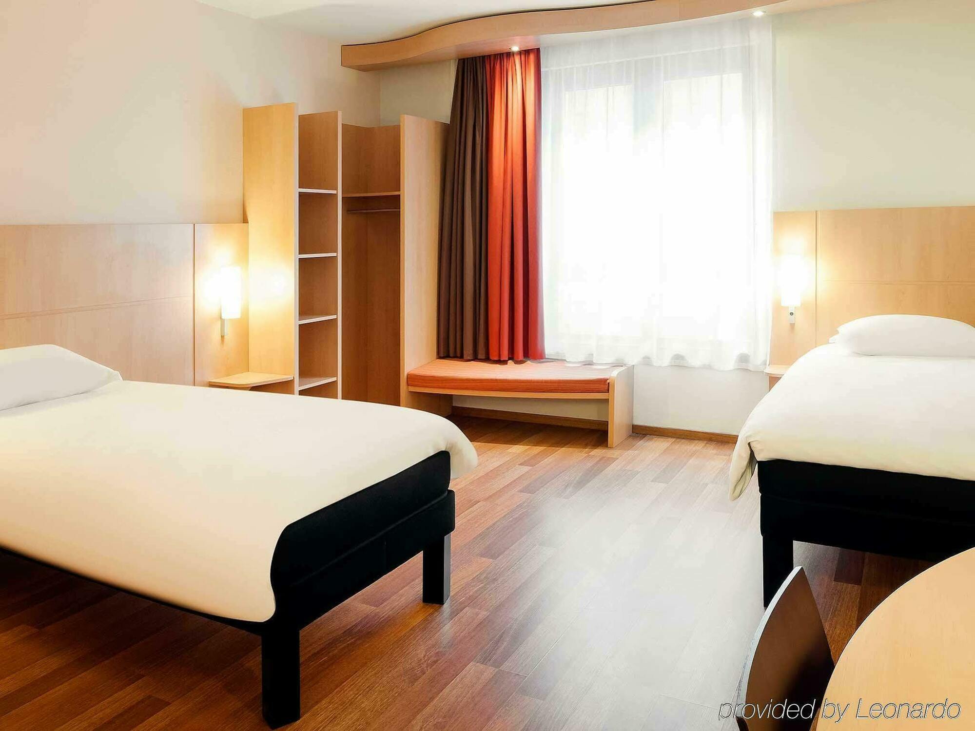 Ibis Brussels Centre Gare Du Midi 3*