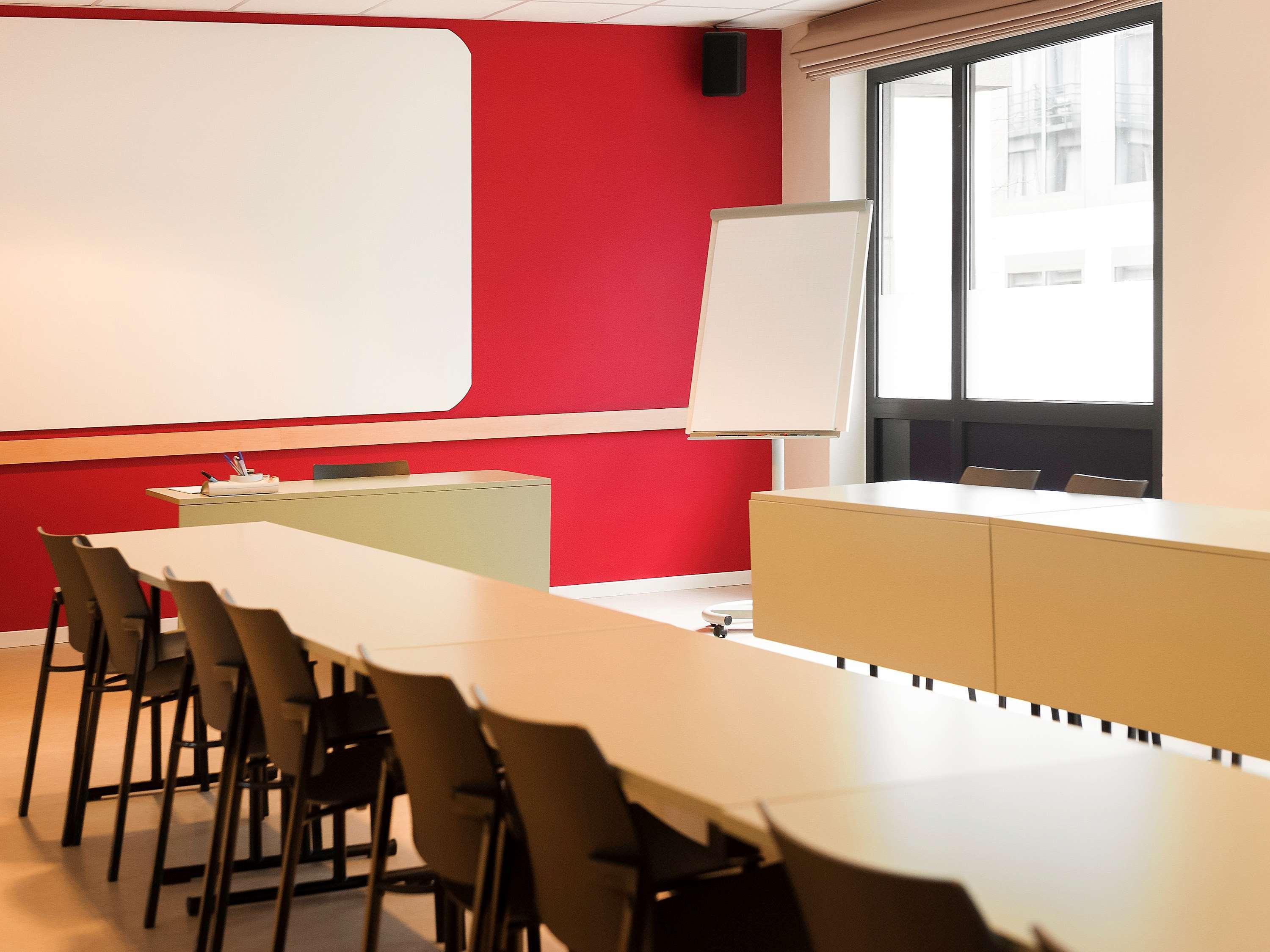 Ibis Brussels Centre Gare Du Midi 3*