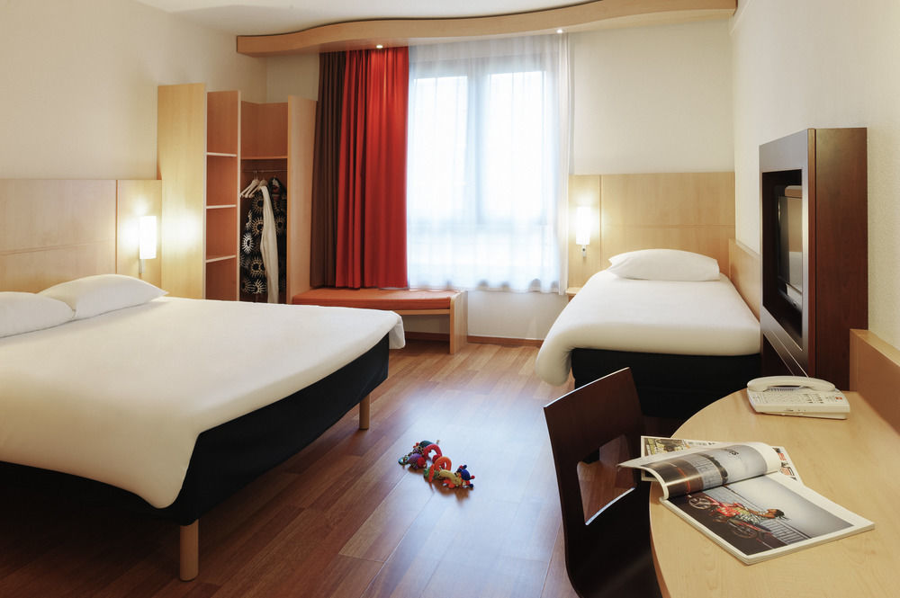 Ibis Brussels Centre Gare Du Midi Hotel 3*